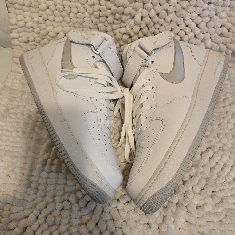 Size 12 - Nike Air Force 1 '07 Mid White Silver - Picture 8 of 11